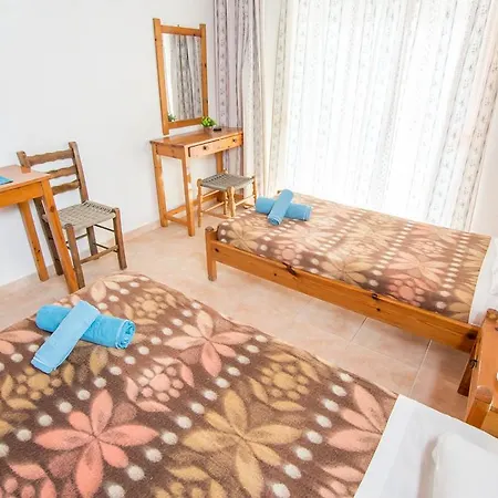 Spiti Kritikos Lägenhet Benitses (Corfu)
